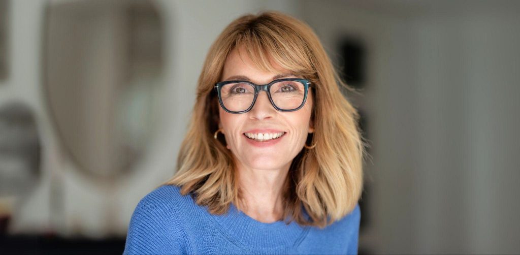 how to wear a wig topper band